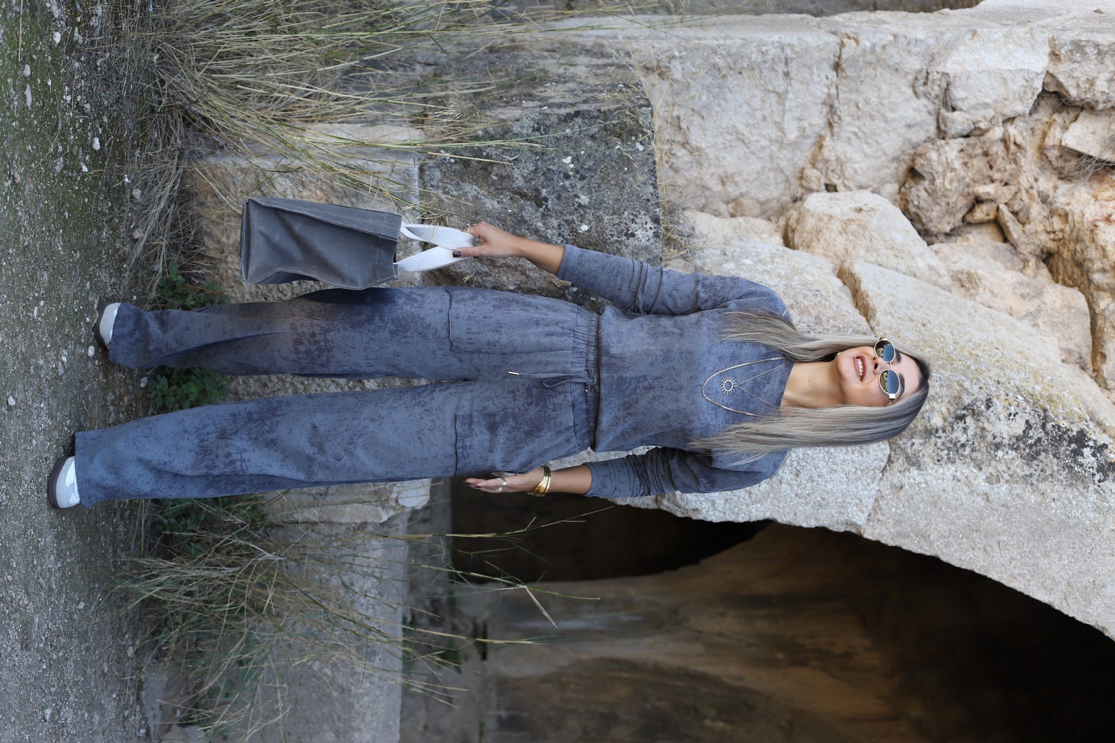 Gri Eskitme Detay Bluz Pantolon Takım