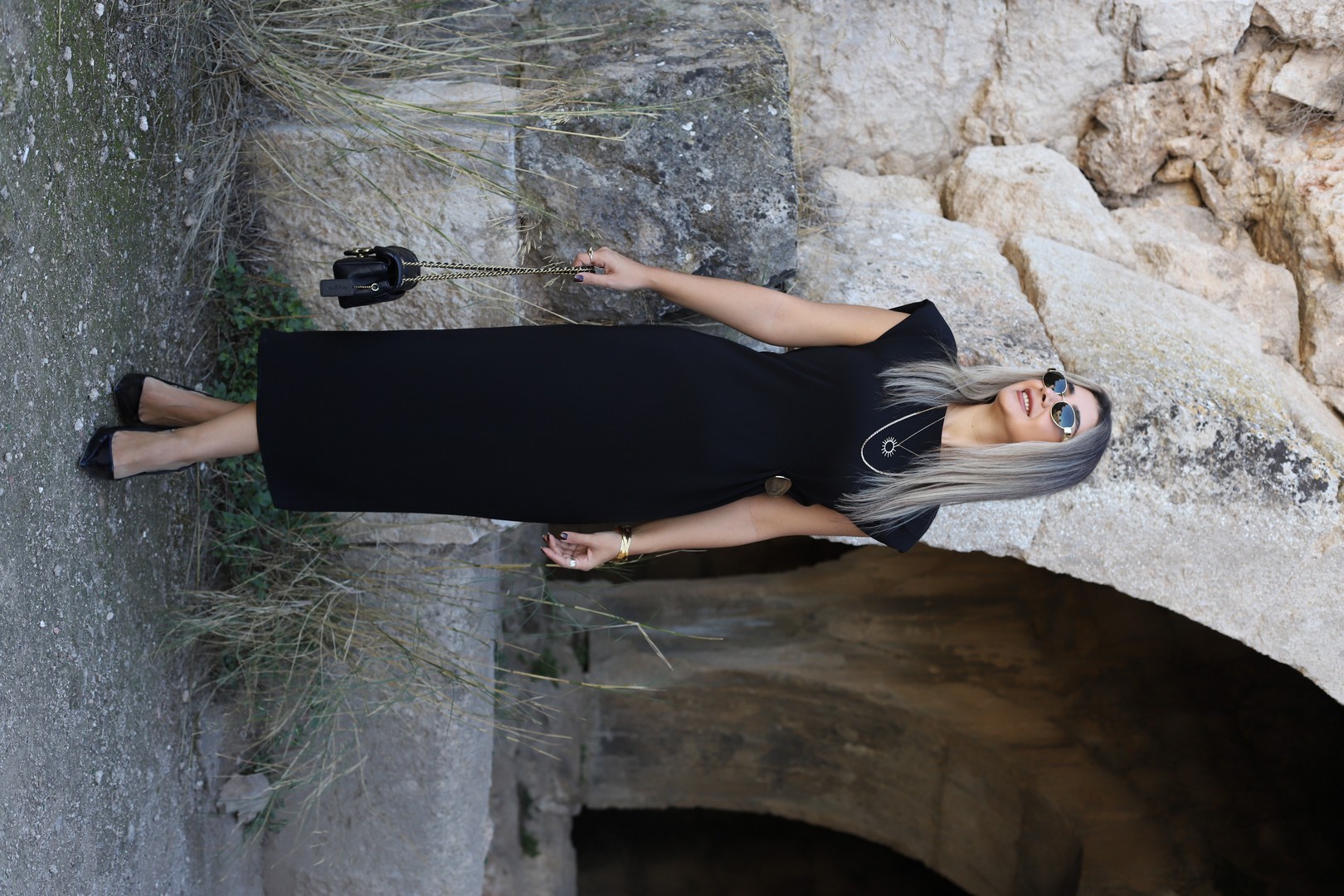 Siyah Düz Kesim Drapeli Elbise