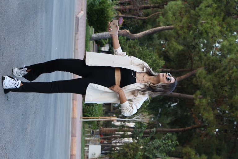 Siyah Yırtmaç Detay Tayt Pantalon