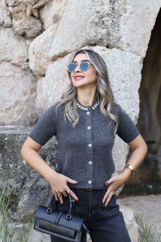 Antrasit Standart Beden Boynu Taşlı Hırka