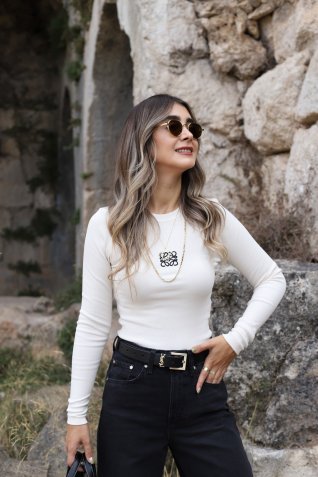 Bej Nakış Detay Bluz