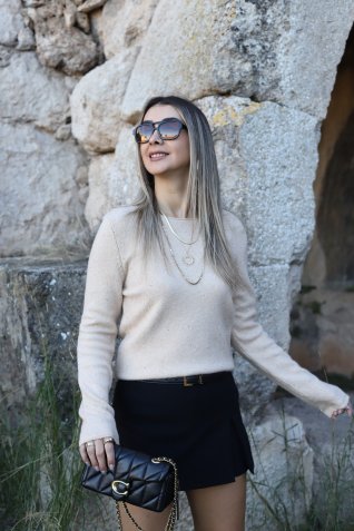 Bej Standart Beden Kayık Yaka Pullu Simli Kazak