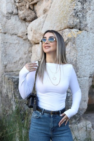Beyaz Kayık Yaka Büzgülü Bluz