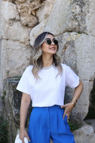 Beyaz Yakası Sık Taşlı Tshirt