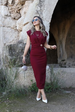 Bordo Omuz Zincir Detay Tokalı Elbise