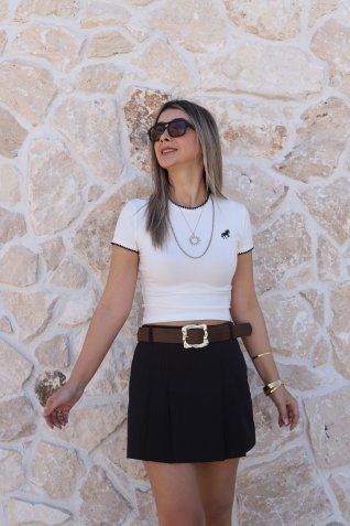 Ekru Bisiklet Yaka Nakışlı Crop Tshirt