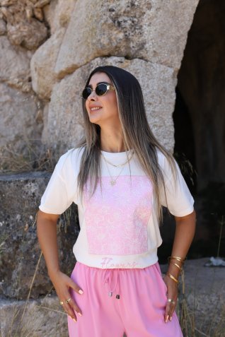Ekru Pembe Nakış Çiçek İşleme Tshirt