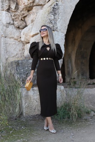 Kahve Dekolte Detay Zincir Kemerli Elbise