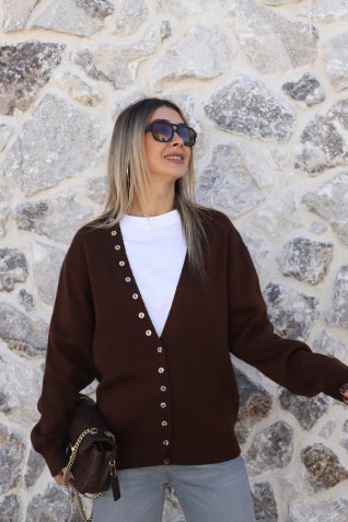 Kahve Standart Beden Asimetrik Çok Düğmeli Triko