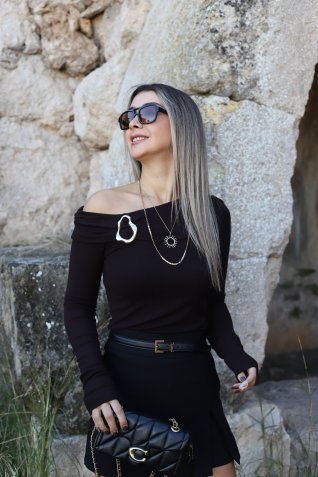 Kahve Tek Omzu Açık Tokalı Bluz