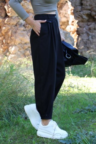 Kaşe Siyah Bel Detay Pantolon