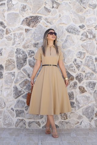 Kum Kemerli Önden Fermuarlı Elbise