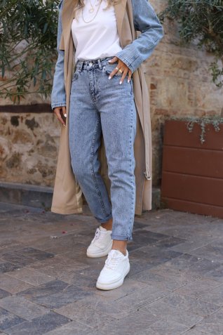 Mavi Paçası Kesik Mom Jean