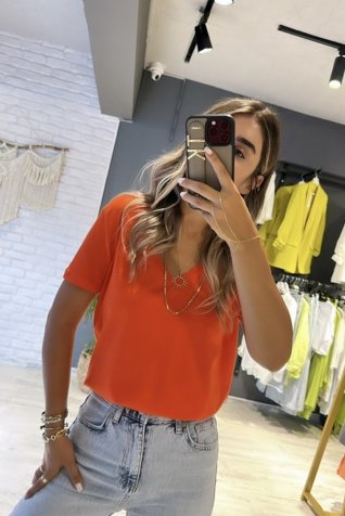 Nar Çiçeği V Yaka Basic Tshirt
