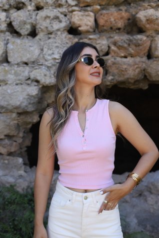 Pembe Düğmeli Yıkama Efektli Crop