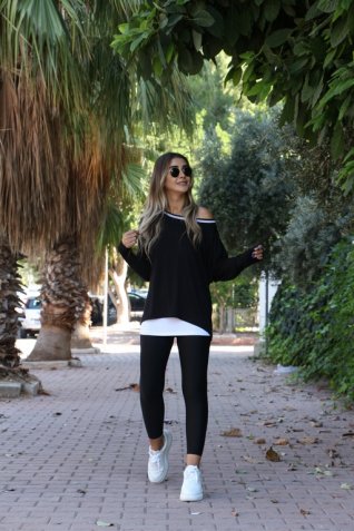 Siyah Atlet Detaylı Sim Yaka Bluz