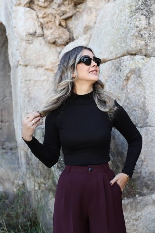 Siyah Balıkçı Yaka Bluz
