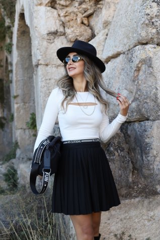 Siyah Beli Yazılı Lastikli Pileli Etek