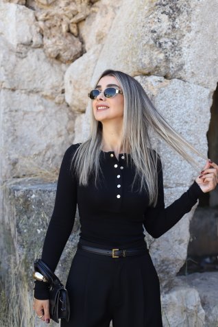 Siyah Çıtçıtlı Uzun Kol Bluz