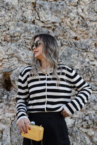 Siyah Ekru Gold Düğmeli Standart Beden Hırka