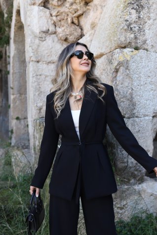 Siyah İnce Kuşaklı Blazer