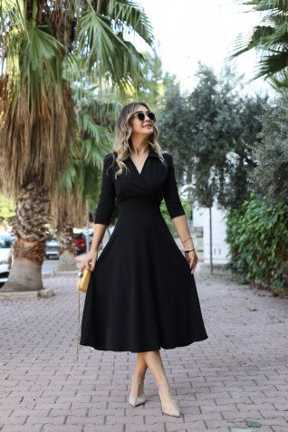 Siyah Polo Yaka Belden Bağlamalı