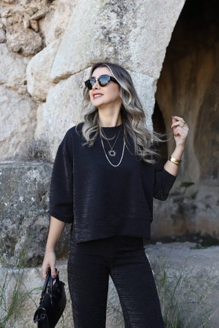 Siyah Simli Yırtmaçlı Bluz