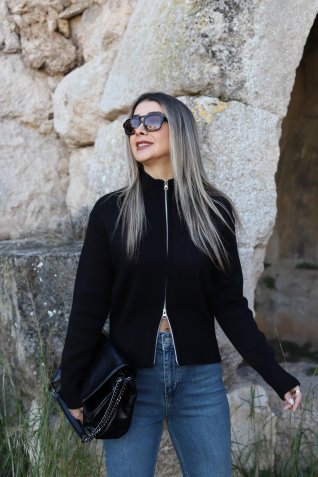Siyah Standart Beden Fermuarlı Hırka