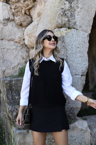  Siyah Standart Beden Kolsuz Sırtı Açık Süveter