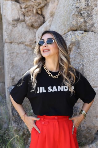 Siyah Standart Beden Krem Yazı Detay Tshirt