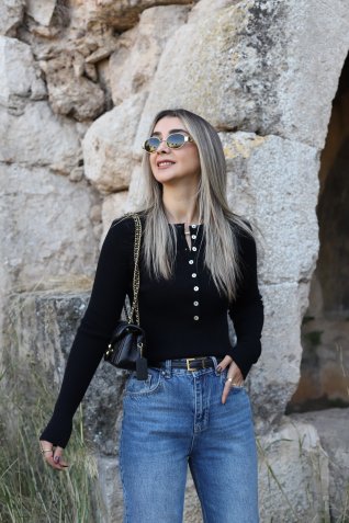 Siyah Standart Beden Yünlü Düğmeli Triko Kazak