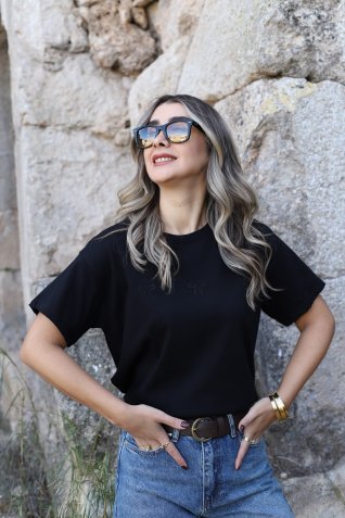 Siyah Taş Baskılı Kurdeleli Tshirt