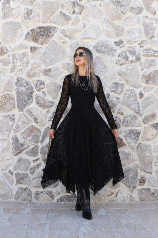 Siyah Uzun Kollu Kadife İşlemeli Elbise