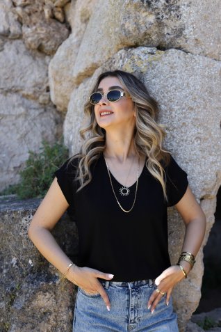 Siyah V Yaka Kol Detay Tshirt