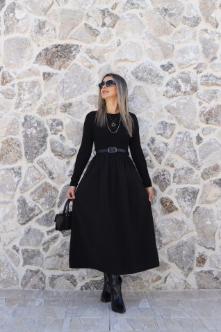 Siyah Yuvarlak Yaka Kemerli Kloş Etekli Elbise