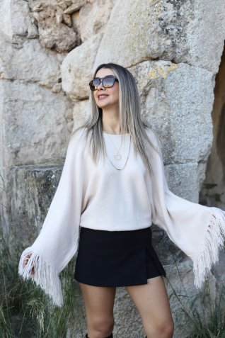 Vanilya Standart Beden Kolları Püsküllü Kazak