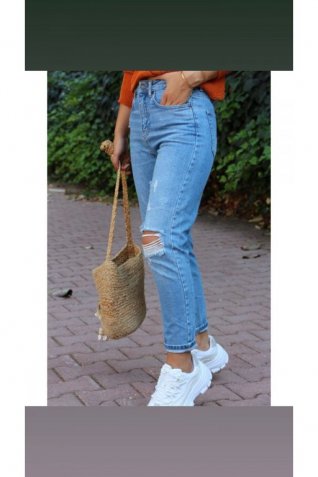 Yırtık Blue Jean